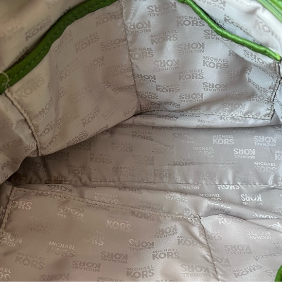 Michael Kors pebbled leather green tote bag EXCELLENT condition - Picture 6 of 16